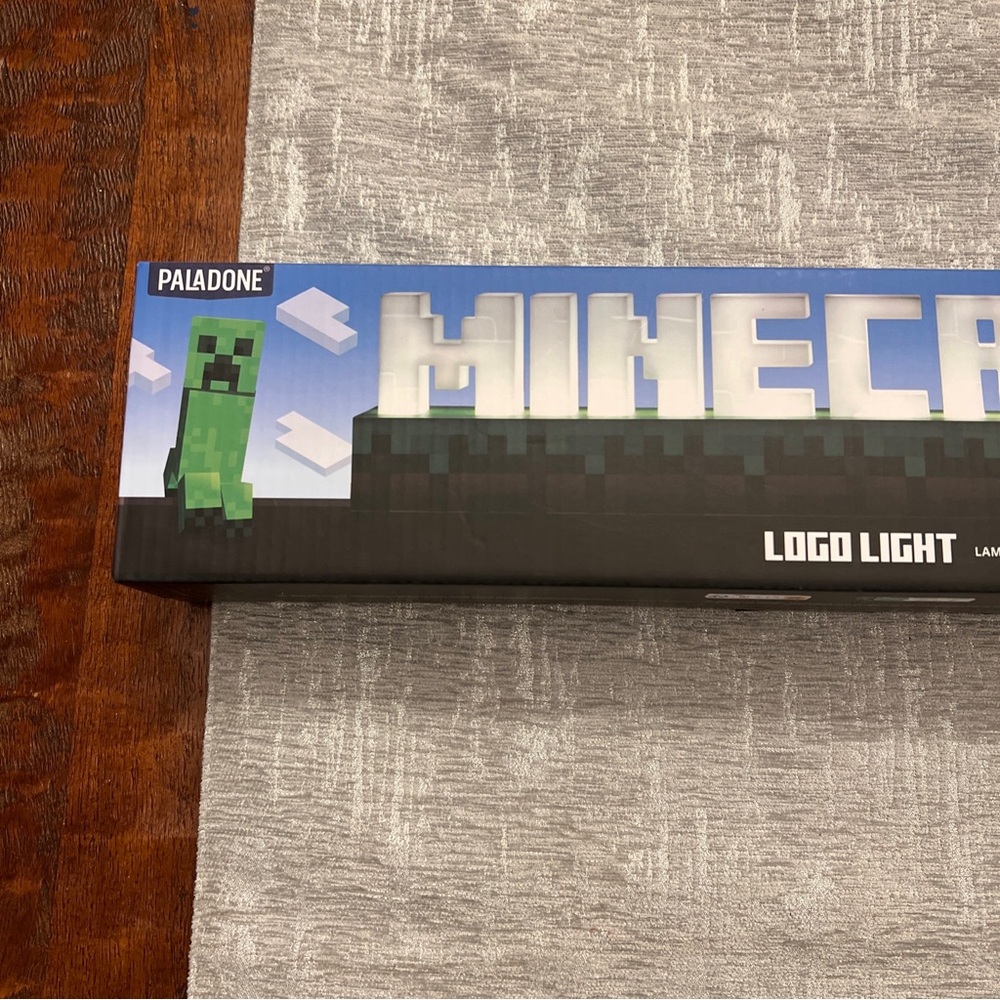 Minecraft Logo Light - Picture 4 of 9